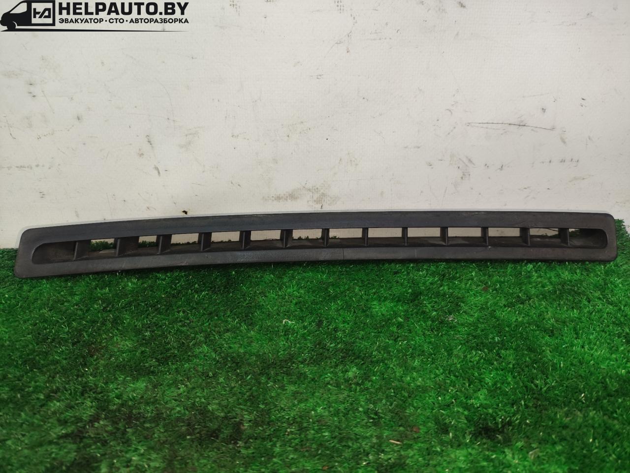 накладка на торпедо (консоль) Hyundai Terracan 1 поколение 2003, 2.5 л., D4BH, дизель, АКПП, серебристый, внедорожник 5 дв., полный подключаемый привод - фото №1