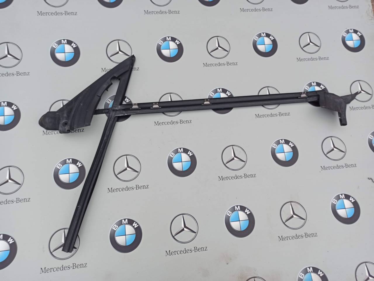 уплотнитель BMW 2 серия F44 2020, 2.0 л., бензин, хетчбэк 5 дв., полный привод - фото №1