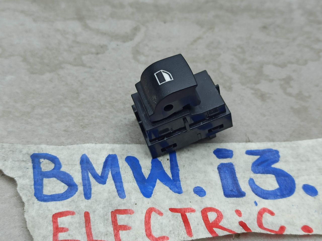 кнопка стеклоподъемника двери BMW i3 L01 2015, 9208107 - фото №1