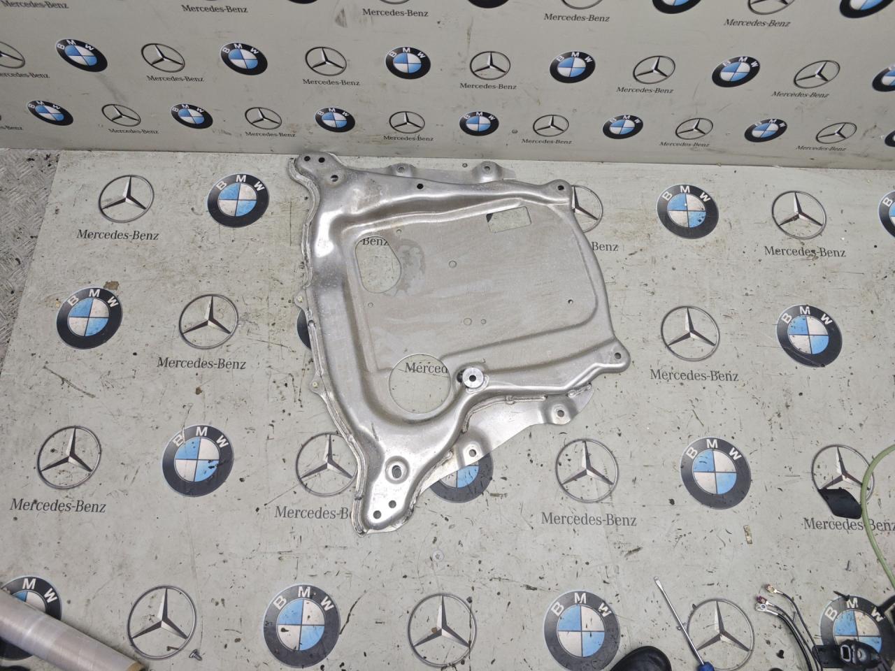 защита двигателя BMW XM G09 2023, 4.4 л., c5y, 6853621 - фото №1