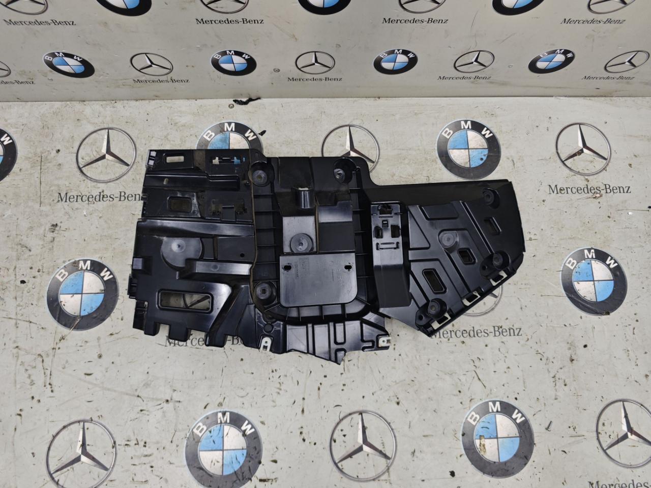 Крепление бампера заднего BMW XM G09 2023, 4.4 л., c5y, 9450906 - фото №1