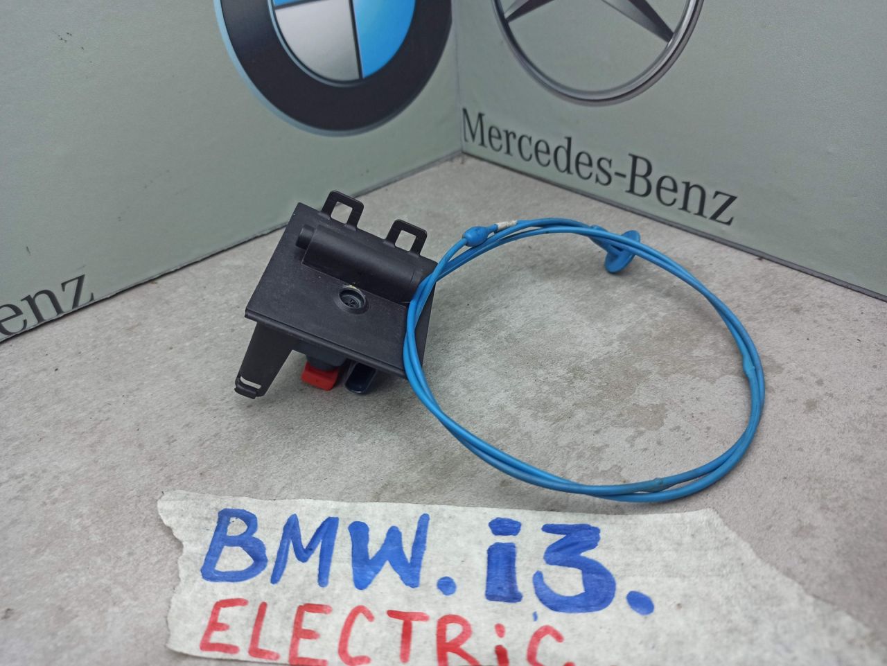 активатор замка крышки топливного бака BMW i3 L01 2015, 7309680 - фото №1