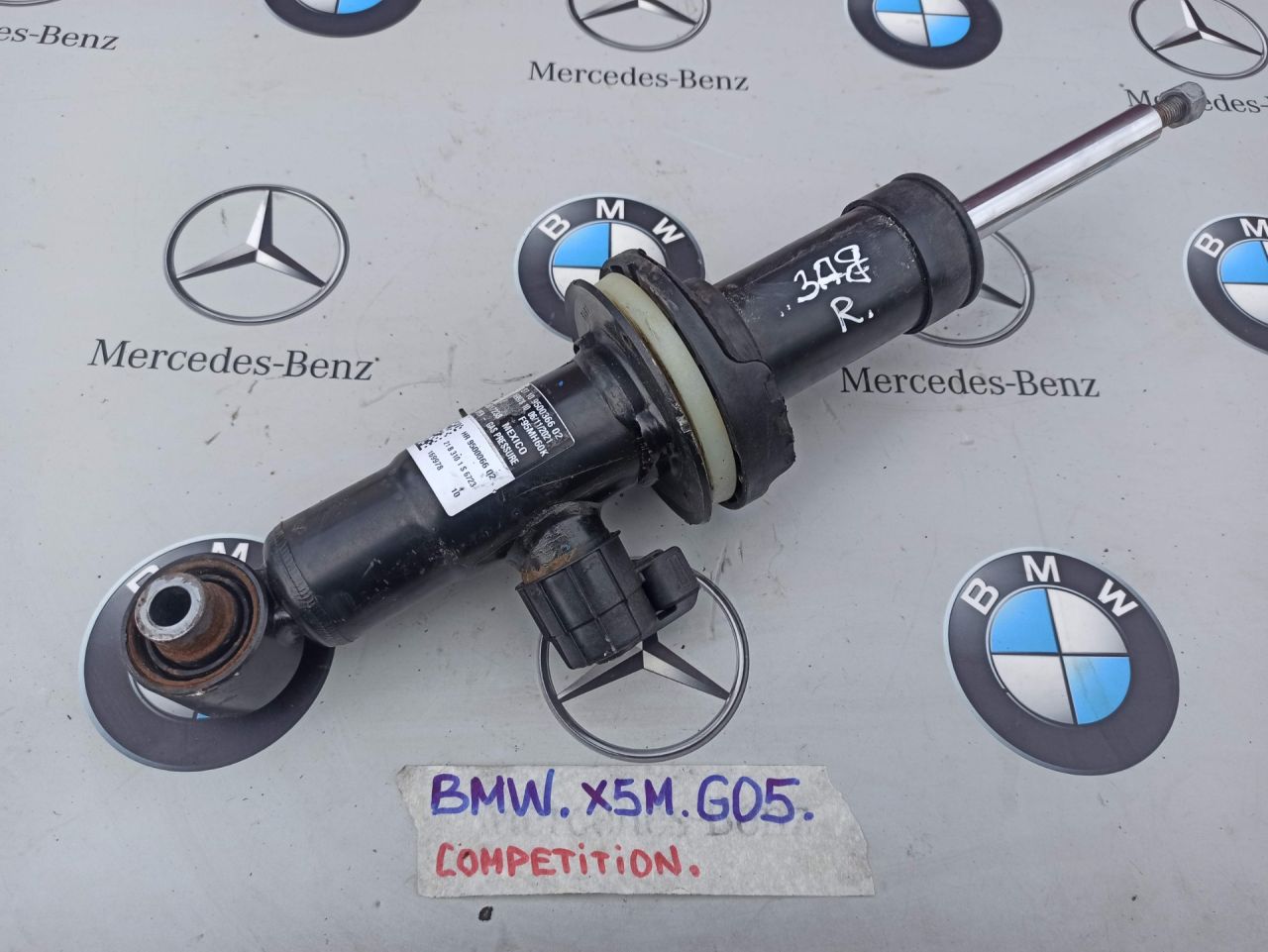 амортизатор задний правый BMW X5 M F95 2021, 4.4 л., бензин, полный привод, 9500366 - фото №1
