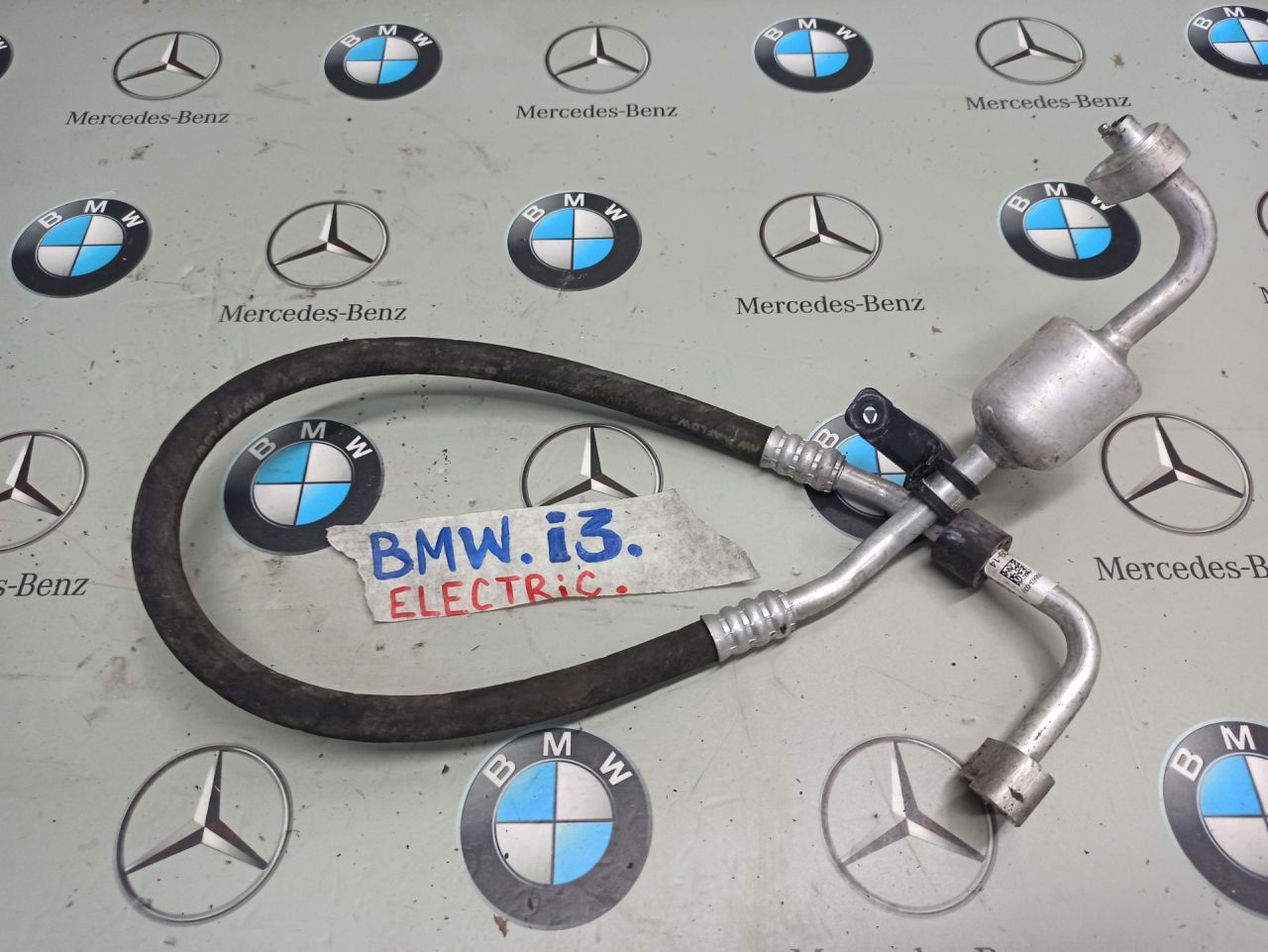 трубка кондиционера BMW i3 L01 2015, 9291273 - фото №1