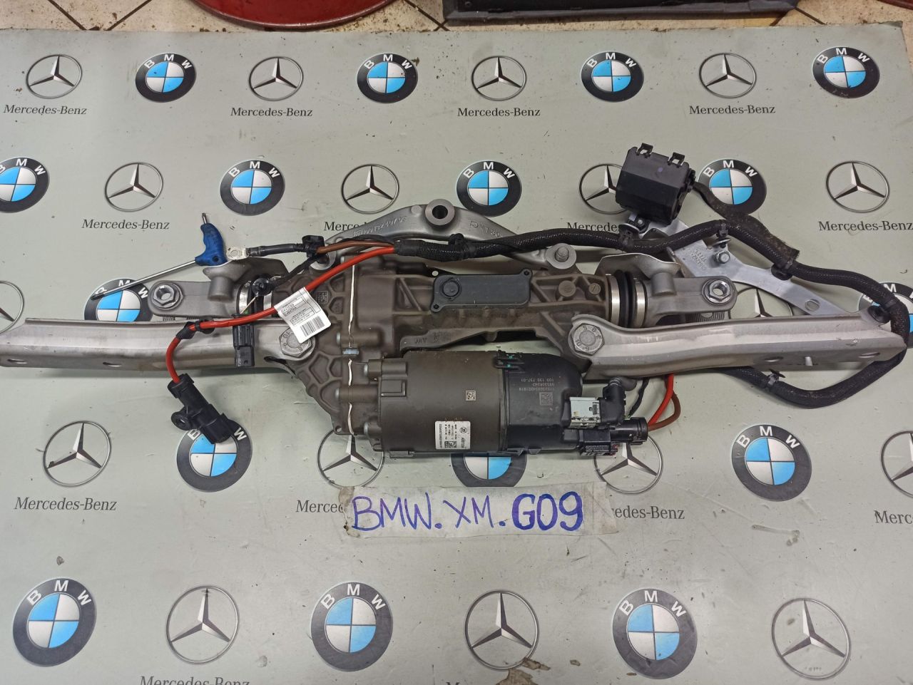 актюатор привода HSR BMW XM G09 2023, 4.4 л., бензин, электро, c5y, 8861500 - фото №1