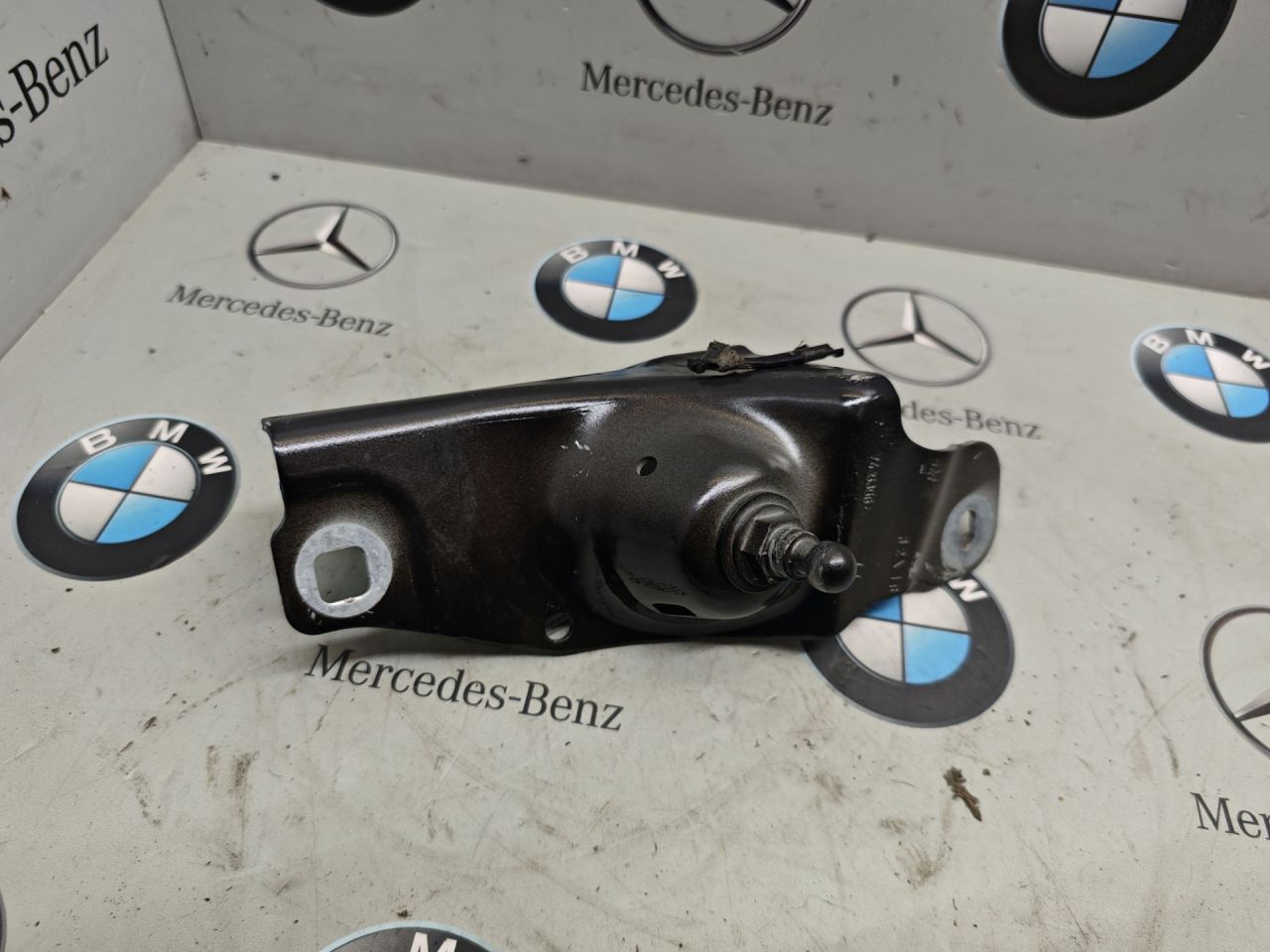 кронштейн (крепление) BMW 6 GT G32 2019, 3.0 л., B58B30, бензин, 7415356 - фото №1