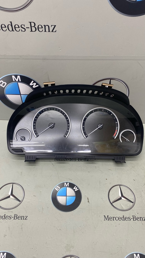 щиток приборов (приборная панель) BMW 7 серия F01/F02 2009, 9220795 - фото №1