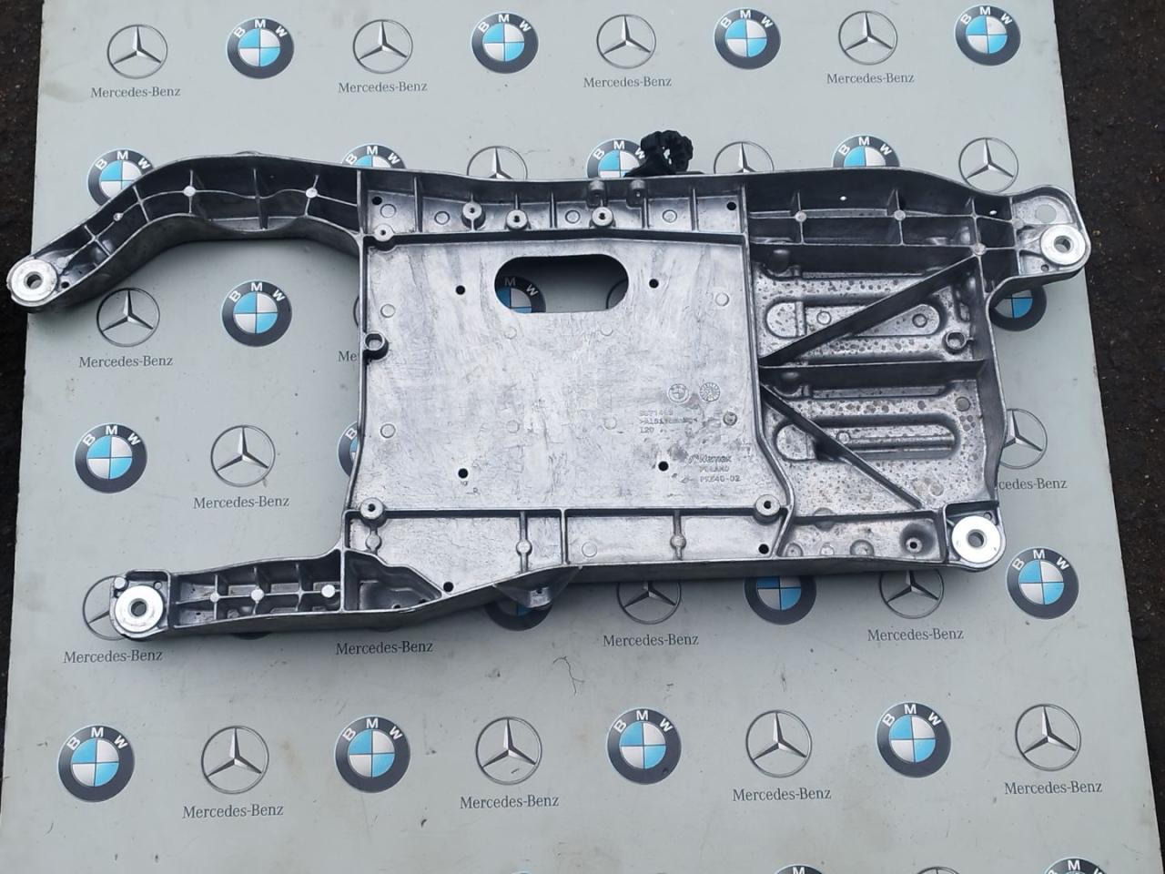 кронштейн компрессора кондиционера BMW iX I20 2024, 9871498 - фото №1