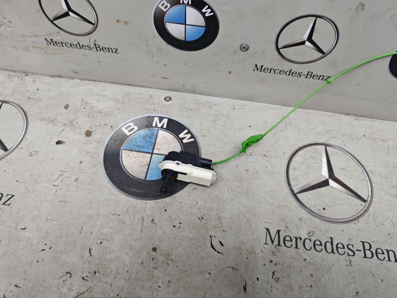 активатор замка крышки топливного бака BMW XM G09 2023, 4.4 л., бензин, c5y, полный привод, 9447698 - фото №1