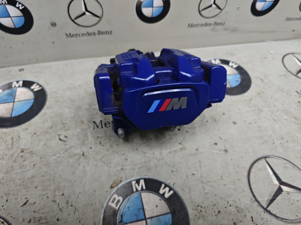 суппорт задний левый BMW XM G09 2023, 4.4 л., бензин, c5y, полный привод, 6893577, 34206893577 - фото №1