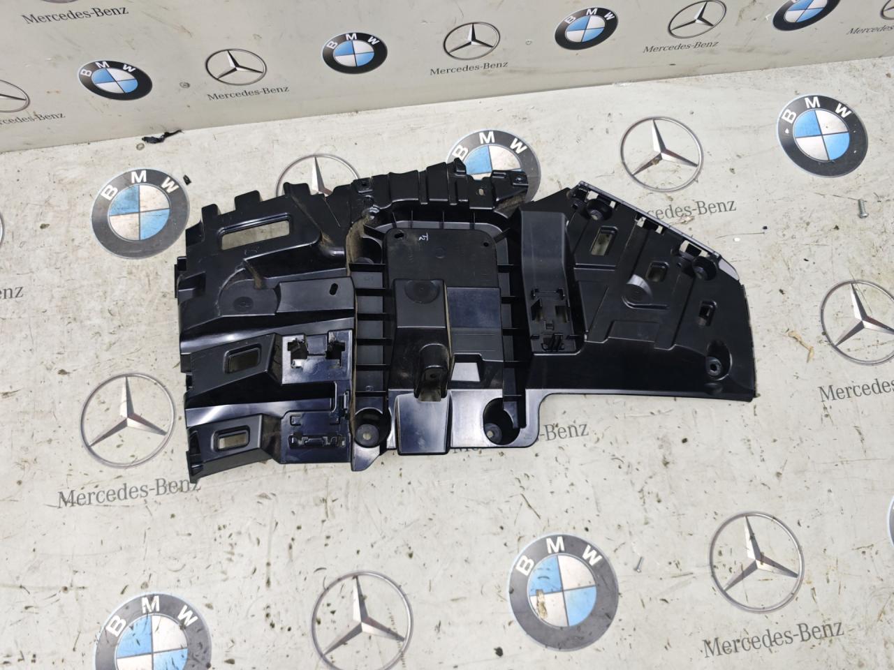 Крепление бампера заднего BMW XM G09 2023, 4.4 л., c5y, 9450905 - фото №1