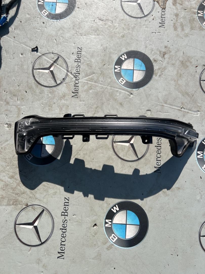 повторитель поворотов BMW iX I20 2024 - фото №1