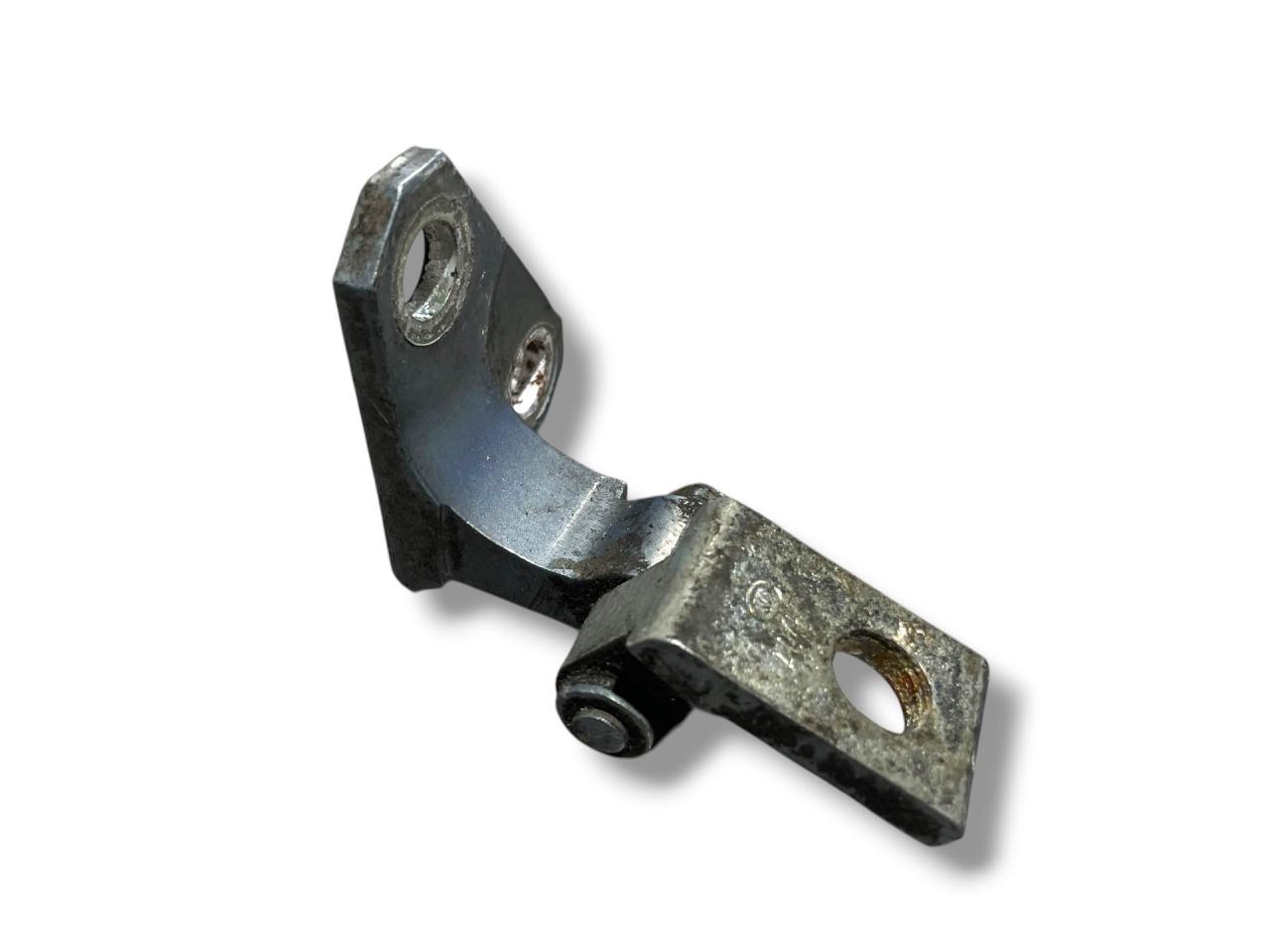 петля двери Volkswagen Passat CC 1 поколение 2009, 2.0 л., CAWB, бензин, 6МКПП, iron grey / lc7z, седан, передний привод, правый руль - фото №1