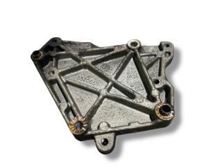 кронштейн генератора Opel Corsa D 2009, 1.3 л., Z 13 DTJ, дизель, 5МКПП, magmarot / 547, хетчбэк 5 дв., передний привод, правый руль, 55206511