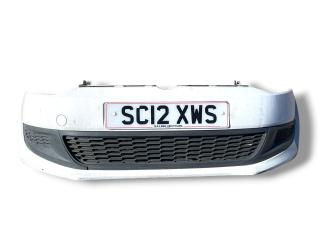 бампер передний Volkswagen Polo 5 поколение 2012, 1.2 л., CGPB, бензин, 5МКПП, candyweiss / lb9a, хетчбэк 3 дв., передний привод, правый руль, 6R0807221