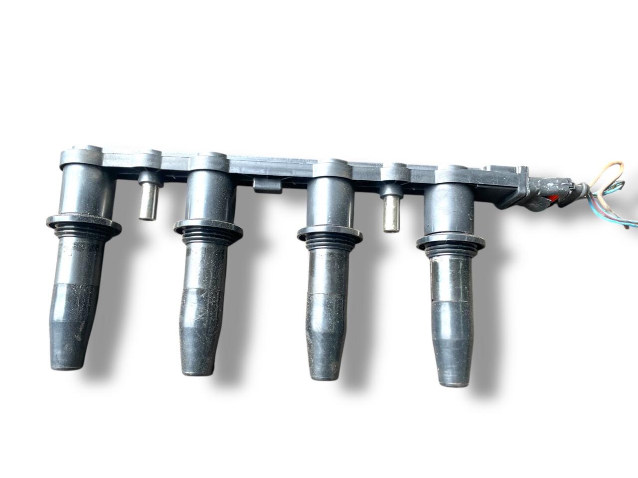 катушка зажигания Opel Astra H 2007, 1.8 л., Z 18 XER, бензин, 5МКПП, ultrablau / 4cu, хетчбэк 5 дв., передний привод, правый руль, 10458316, 1104082 - фото №1