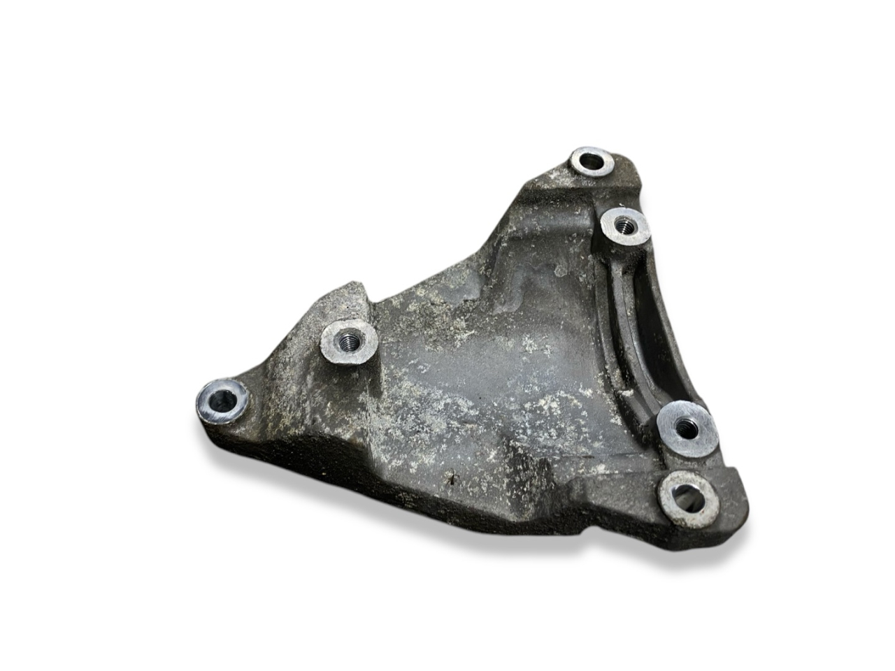 кронштейн компрессора кондиционера Opel Mokka 1 поколение 2014, 1.6 л., A 16 XER, бензин, 5МКПП, schneeweiss / gaz, внедорожник 5 дв., передний привод, правый руль, 55577158 - фото №1