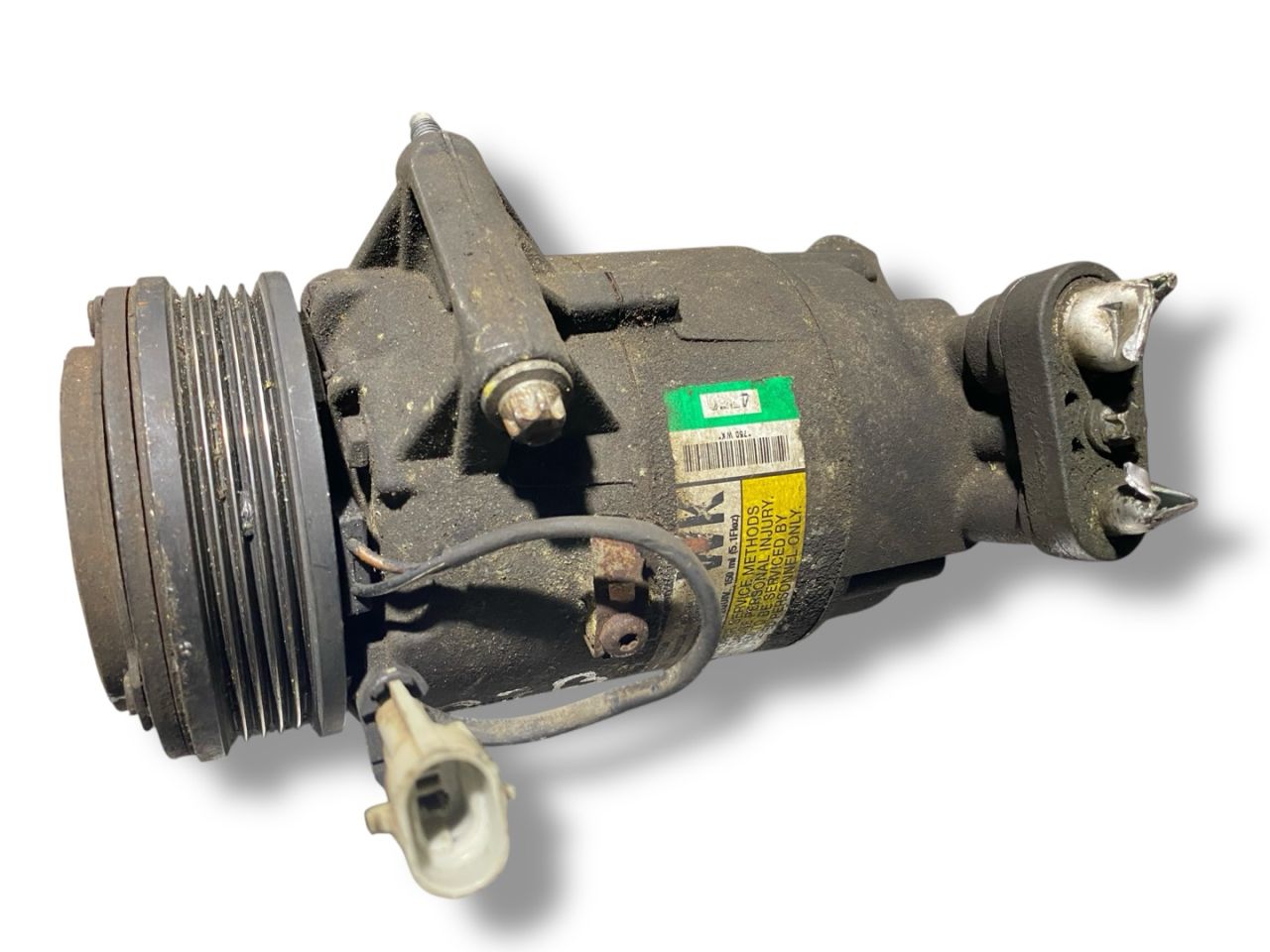 компрессор кондиционера Opel Zafira 2 поколение (B) 2006, 1.6 л., Z 16 XEP, бензин, 5МКПП, серебро, минивэн, передний привод, правый руль, 13124750 - фото №1