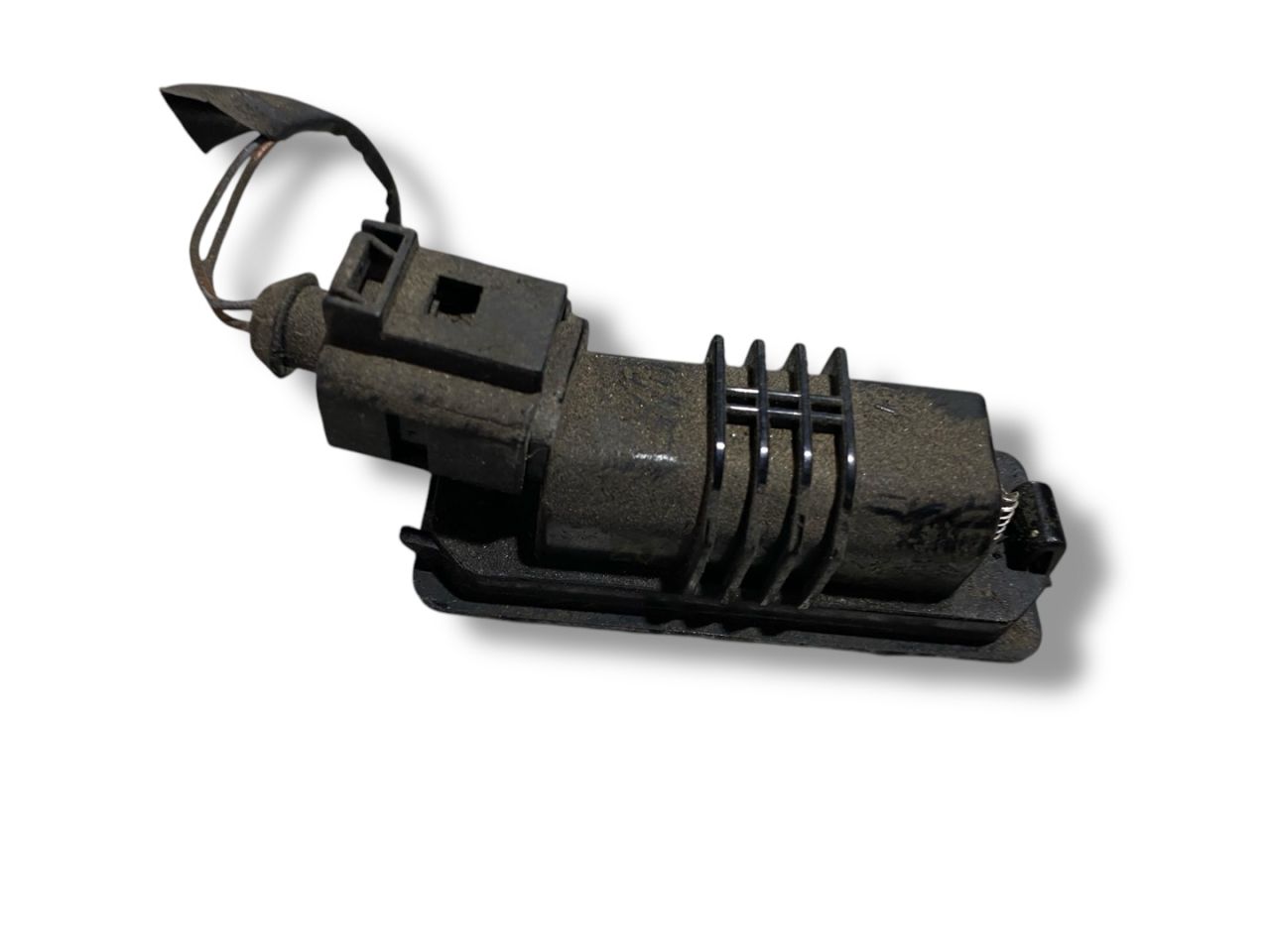 подсветка номера Volkswagen Passat B6 2007, 2.0 л., BMR, дизель, 6МКПП, arcticbluesilver / lb5m, седан, передний привод, правый руль, 1J6943021B - фото №1