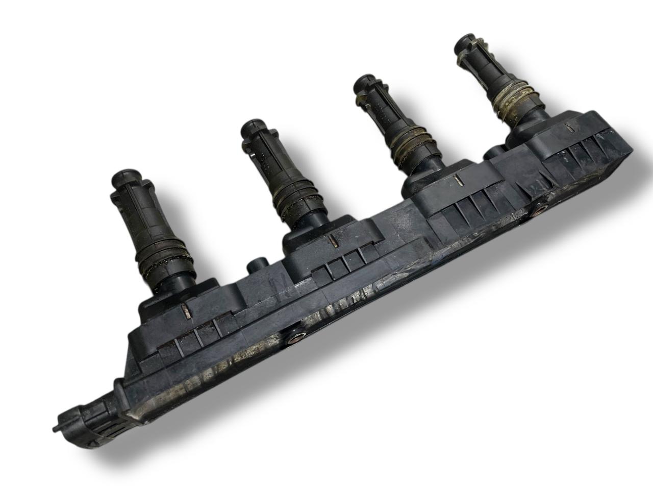 катушка зажигания Opel Tigra 2 поколение 2006, 1.4 л., Z 14 XEP, бензин, 5МКПП, starsilber iii matt / 42t, кабриолет, передний привод, правый руль, 0221503472 - фото №1