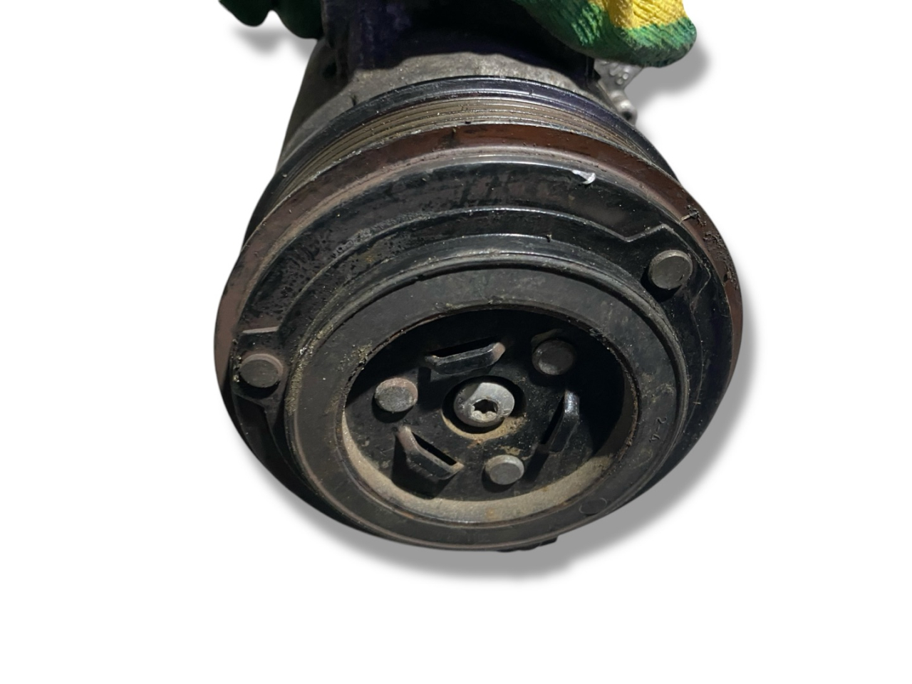 компрессор кондиционера Opel Astra J 2011, 1.7 л., A 17 DTR, дизель, 6МКПП, graphitschwarz / 22c, универсал, передний привод, правый руль, 401351739, 13387234, YW5 - фото №1