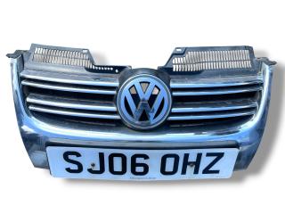 решетка радиатора Volkswagen Jetta 5 поколение 2006, 2.0 л., BKD, дизель, 6МКПП, red spice / la3w, седан, передний привод, правый руль, 1K5853651