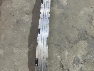 усилитель бампера переднего BMW 5 серия E60/E61 E60 2004, 3.0 л., M54 B30 (306S3), бензин, АКПП, темно-зелёный, седан, задний привод, 51117033696