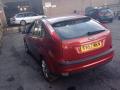 спойлер Ford Focus 2 поколение 2007, 1.6 л., i, FYDA, бензин, 5МКПП, красный, хетчбэк 5 дв., передний привод, правый руль, 4M51A44210 - фото №3
