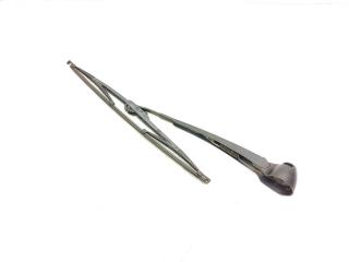 щеткодержатель задний Volkswagen Golf 4 поколение 1998, 1.6 л., i, AKL, бензин, 5МКПП, серебро, хетчбэк 5 дв., передний привод, правый руль, 1J6955707A