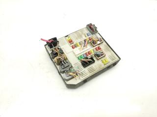 блок предохранителей Renault Megane 3 поколение 2009, 1.6 л., i, K4M 848, бензин, 5МКПП, серебро, хетчбэк 5 дв., передний привод, правый руль, 284B60009R, 519340301