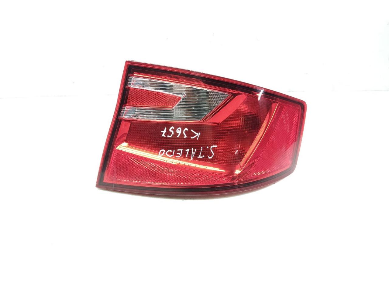 фонарь задний правый SEAT Toledo 4 поколение KG 2014, 1.6 л., TDi, CAYC, дизель, 5МКПП, rojo pasion / lf3k, лифтбэк, передний привод, правый руль, 6JH945096B - фото №1