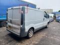 молдинг крыла заднего правого Renault Trafic 2 поколение 2005, 1.9 л., DCi, F9Q 760, дизель, 6МКПП, blanc casablanca / od31, микроавтобус, передний привод, правый руль, 8200011484, 8200048866, 91165973, 91165735 - фото №4