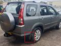 брызговик Honda CR-V 2 поколение [рестайлинг] RD9 2006, 2.2 л., cTDi, N22A2, дизель, 6МКПП, silver moss / nh691m, внедорожник 5 дв., полный привод, правый руль, 75830-S9A-9010-M1, 75820-S9A-9010-M1 - фото №4