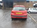 накладка двери (крышки) багажника Peugeot 207 1 поколение 2009, 1.4 л., i, KFV (TU3A), бензин, 5МКПП, rouge aden / kkn, хетчбэк 5 дв., передний привод, правый руль, 9650751477A - фото №4