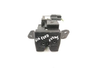 замок багажника Kia Ceed 1 поколение [рестайлинг] ED 2011, 1.6 л., i, G4FC, бензин, 5МКПП, machine silver / 9s, хетчбэк 5 дв., передний привод, правый руль, 81230-1H000