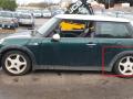 накладка колесной арки Mini Cooper 1 поколение R50 2004, 1.6 л., i, W10 B16 A, бензин, 5МКПП, british racing green / 895, хетчбэк 3 дв., передний привод, правый руль, 1505869 - фото №3