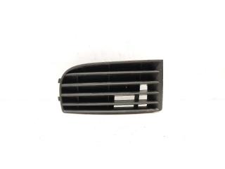 решётка бампера боковая правая Volkswagen Golf 5 поколение 2006, 1.4 л., FSI, BLN, бензин, 5МКПП, reflex silver / la7w, хетчбэк 5 дв., передний привод, правый руль, 1K0853666