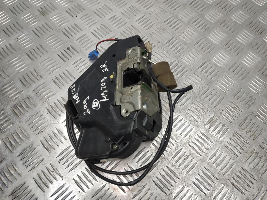 замок двери задней правой Mercedes-Benz C-Класс W203/S203/CL203 W203 2001, 2.0 л., Kompr, M 111.955, бензин, АКПП, синий, седан, задний привод, правый руль, A2037300235 - фото №1