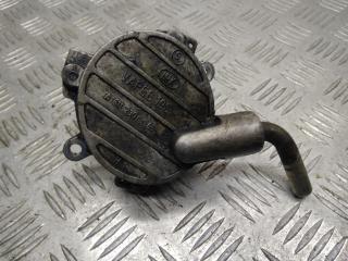 насос вакуумный Mercedes-Benz C-Класс W202/S202 [рестайлинг] W202 2000, 2.2 л., CDi, OM 611.960, дизель, АКПП, синий, седан, задний привод, правый руль, A6112300065