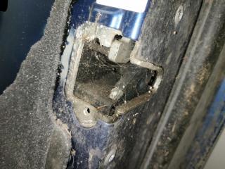 замок двери передней правой Mercedes-Benz C-Класс W203/S203/CL203 CL203 2002, 2.2 л., CDi, OM 611.962, дизель, 6МКПП, синий, хетчбэк 3 дв., задний привод, правый руль, A2037200235