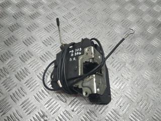 замок двери передней правой Mercedes-Benz C-Класс W203/S203/CL203 W203 2002, 2.2 л., CDi, OM 611.962, дизель, 6МКПП, magmarot / 586, седан, задний привод, правый руль, A2037200235