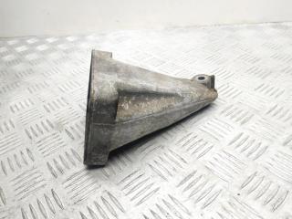 кронштейн двигателя Mercedes-Benz C-Класс W203/S203/CL203 CL203 2001, 2.2 л., CDi, OM 611.962, дизель, АКПП, obsidianschwarz / 197, хетчбэк 3 дв., задний привод, правый руль, A6112230804