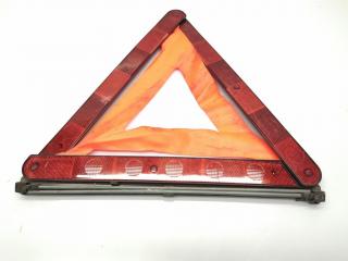 знак аварийной остановки Mercedes-Benz C-Класс W203/S203/CL203 S203 2002, 2.2 л., CDi, OM 611.962, дизель, 6МКПП, серебро, универсал, задний привод, правый руль, A1688900797, A1648900197, A1688900597