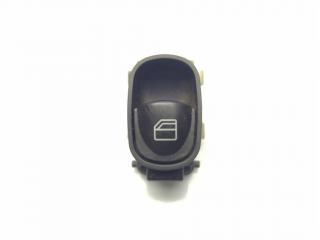 кнопка стеклоподъемника двери Mercedes-Benz C-Класс W203/S203/CL203 2001, 2.2 л., CDi, OM 611.962, дизель, АКПП, brillantsilber / 744, седан, задний привод, правый руль, A2038200210