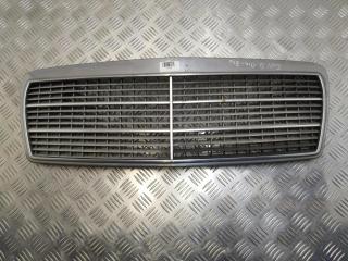 решетка радиатора Mercedes-Benz E-Класс W210/S210 [рестайлинг] 1999, 2.2 л., CDi, OM 611.961, дизель, 5МКПП, синий, седан, задний привод, правый руль, 2108880023