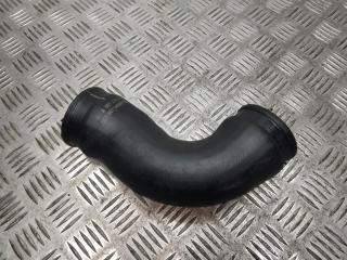 патрубок интеркулера Mercedes-Benz Sprinter 1 поколение (W901-905) [рестайлинг] W901 2001, 2.1 л., CDi, OM 611.987, дизель, 5МКПП, arktikweiss / 9147, микроавтобус, задний привод, правый руль, A9015283582