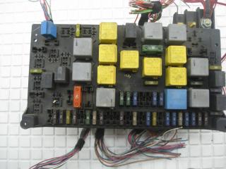 блок предохранителей Mercedes-Benz M-Класс W163 [рестайлинг] 2002, 2.7 л., CDi, OM 612.963, дизель, АКПП, brillantsilber / 744, внедорожник 5 дв., полный привод, правый руль, A1635450205, A1635450005