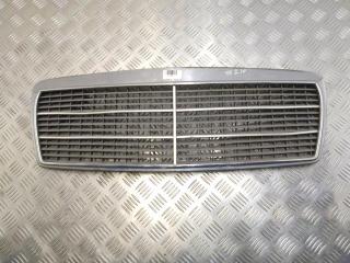 решетка радиатора Mercedes-Benz E-Класс W210/S210 1997, 2.9 л., TD, OM 602.982, дизель, 5МКПП, серый, седан, задний привод, 2108880023