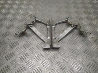 петля капота Mercedes-Benz E-Класс W211/S211 2005, 3.0 л., CDi, OM 642.920, дизель, АКПП, серебро, 775u, седан, задний привод, правый руль, 2118800128, 2118800228