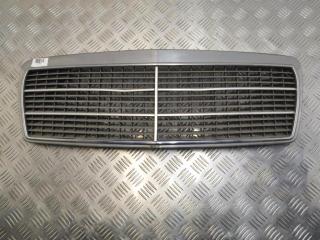 решетка радиатора Mercedes-Benz E-Класс W210/S210 [рестайлинг] 1999, 3.0 л., TD, OM 606.962, дизель, АКПП, серебро, седан, задний привод, правый руль, 2108880023